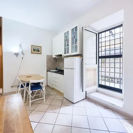 Appartement Studio, Metro+train To Fco